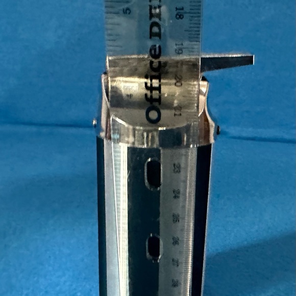 Vintage Ronson table lighter-no insert - Picture 7 of 9